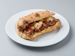 Panuozzo Salsiccia e peperoni