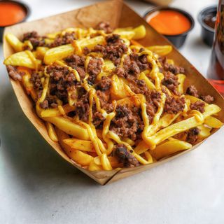 Patate fritte con  chili con carne