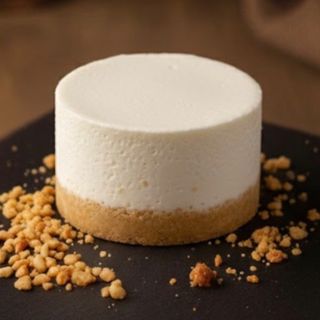 Tortino Cheesecake bianca con crema al KITKAT