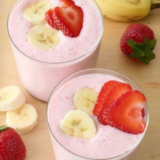 Frullato di banana, fragola e latte
