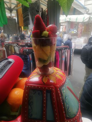 Bicchiere di frutta fresca