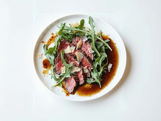 Tagliata rughetta, parmigiano e aceto balsamico