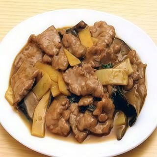 280 Maiale con funghi e bambù