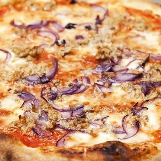 Pizza tonno e cipolle