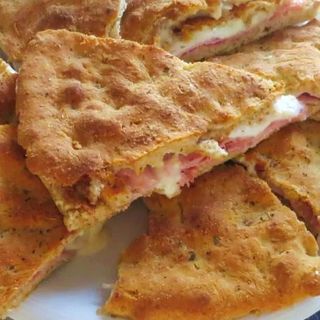 Focaccia ripiena