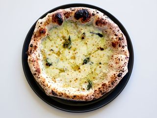 Base Bianca pizza olio e mozzarella