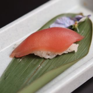 67 Nigiri maguro