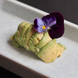 70 Nigiri avocado