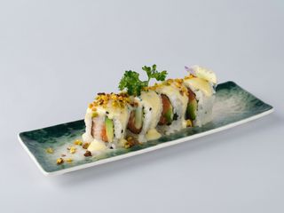 368 URAMAKI SALMONE FRITTO