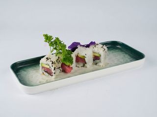 354 URAMAKI TONNO ROLL