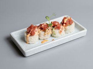 363 URAMAKI TONNO SPICY ROLL