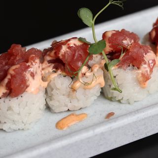 363 URAMAKI TONNO SPICY ROLL