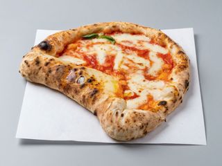 Luna rossa metà margherita e metà ripieno rosso