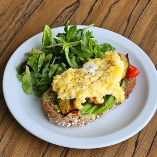 Avocado Toast “Veggie”