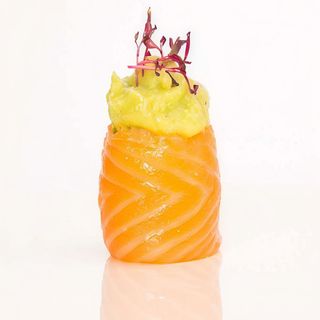 Bignè salmone avocado