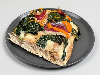 Speck di anatra, fonduta di Raschera, bagnetto rosso e cavolo nero