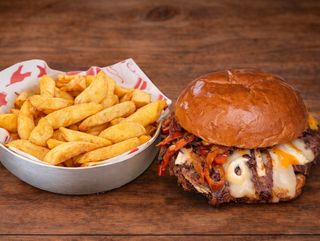 Italian smash + chips in omaggio