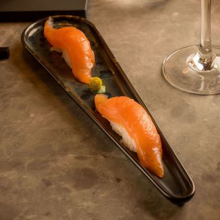 2 nigiri di salmone