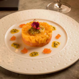 Tartare di salmone salsa al mango