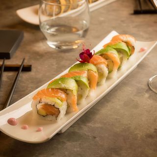 salmon Classic roll
