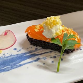 N16. nigiri phila patatine (riso venere)