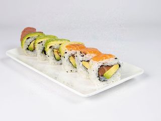 Uramaki rainbow roll