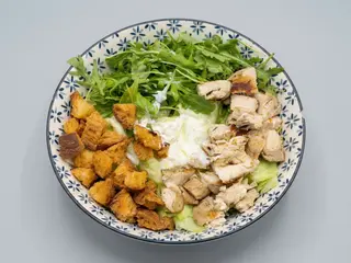 Insalatona di pollo