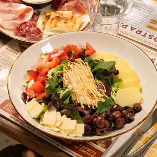 Insalatona di pollo