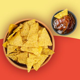 Nachos con salsa a scelta