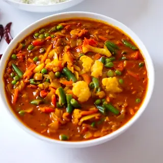 CURRY DI VERDURE/SUBZI KA SALAN 