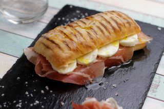 Panino con prosciutto crudo