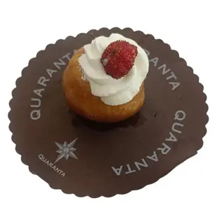 Babà Mignon con Panna