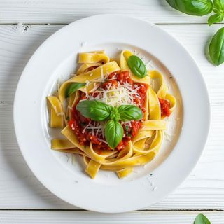 Aggiunga le tagliatelle