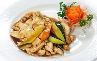 201 Pollo con mandorle