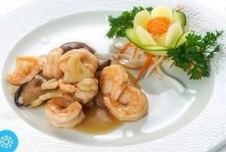 208 Gamberi con funghi bambu 