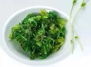 9 Wakame