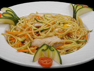 243 SPAGHETTI CON POLLO