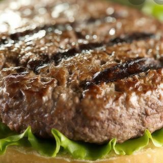 Hamburger di manzo 300 gr piu patata forno 