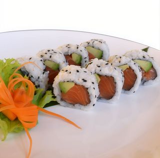 39. Ura salmon avocado 8 pezzi