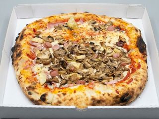 Pizza capricciosa