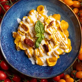 Orecchiette pomodoro e burrata