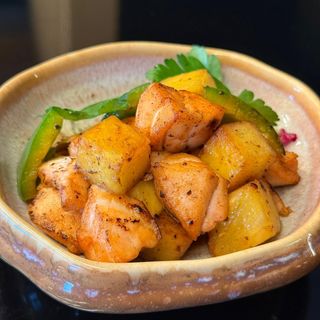 646. Salmone con Ananas