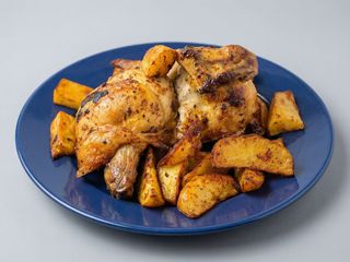 Petto di pollo con patate speziate