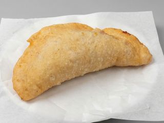 Pizzottelle fritte pomodori secchi e burrata