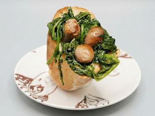 Cuzzutiello salsiccia e friarielli