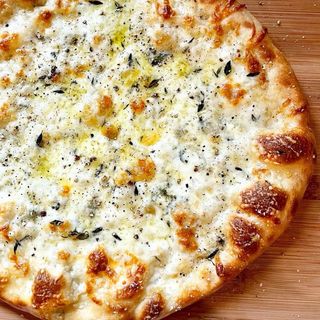 PIZZA QUATTRO FORMAGGI