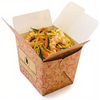 Fried noodles con pesce