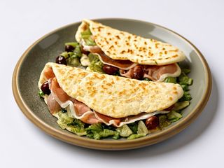 Gorgonzola, funghi, prosciutto crudo