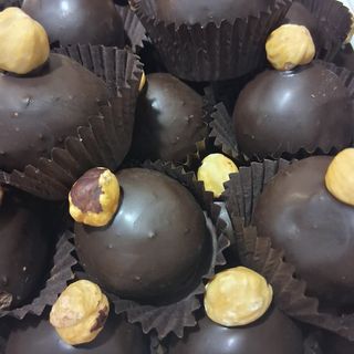 BOMBONERIA UNA CON NOCCIOLINA