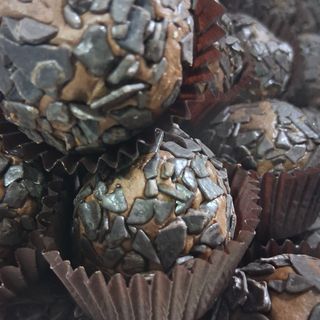 BOMBONERIA CON GRANELLA DI CIOCCOLATO UNA